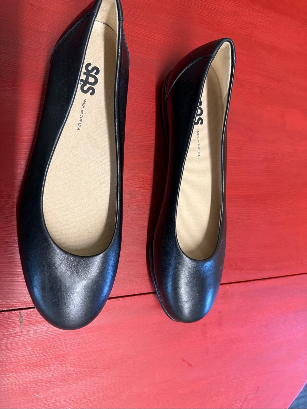 SAS Black Leather Rounded Toe Ballet Flats